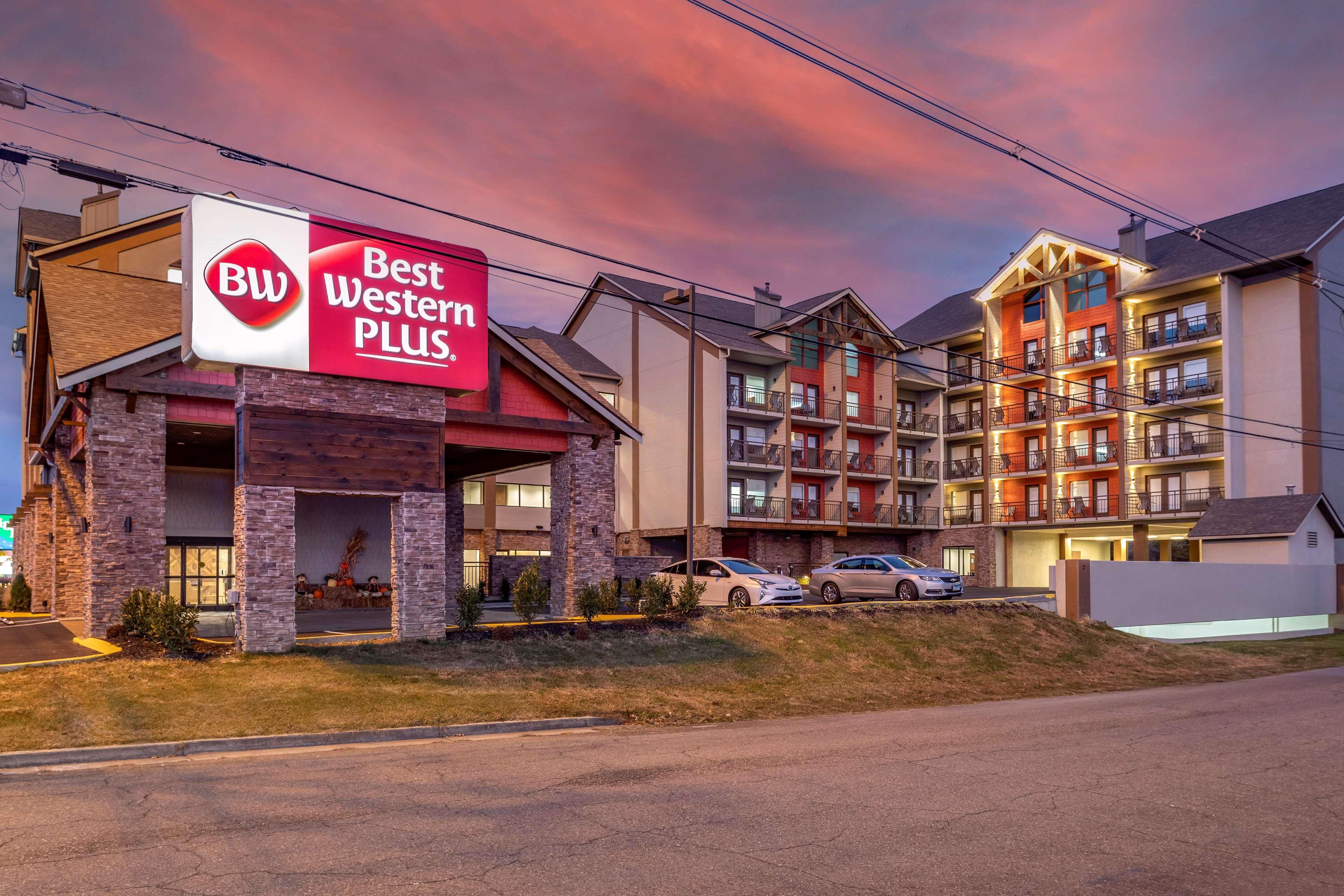 Best Western Plus Apple Valley Lodge Pigeon Forge Exterior photo