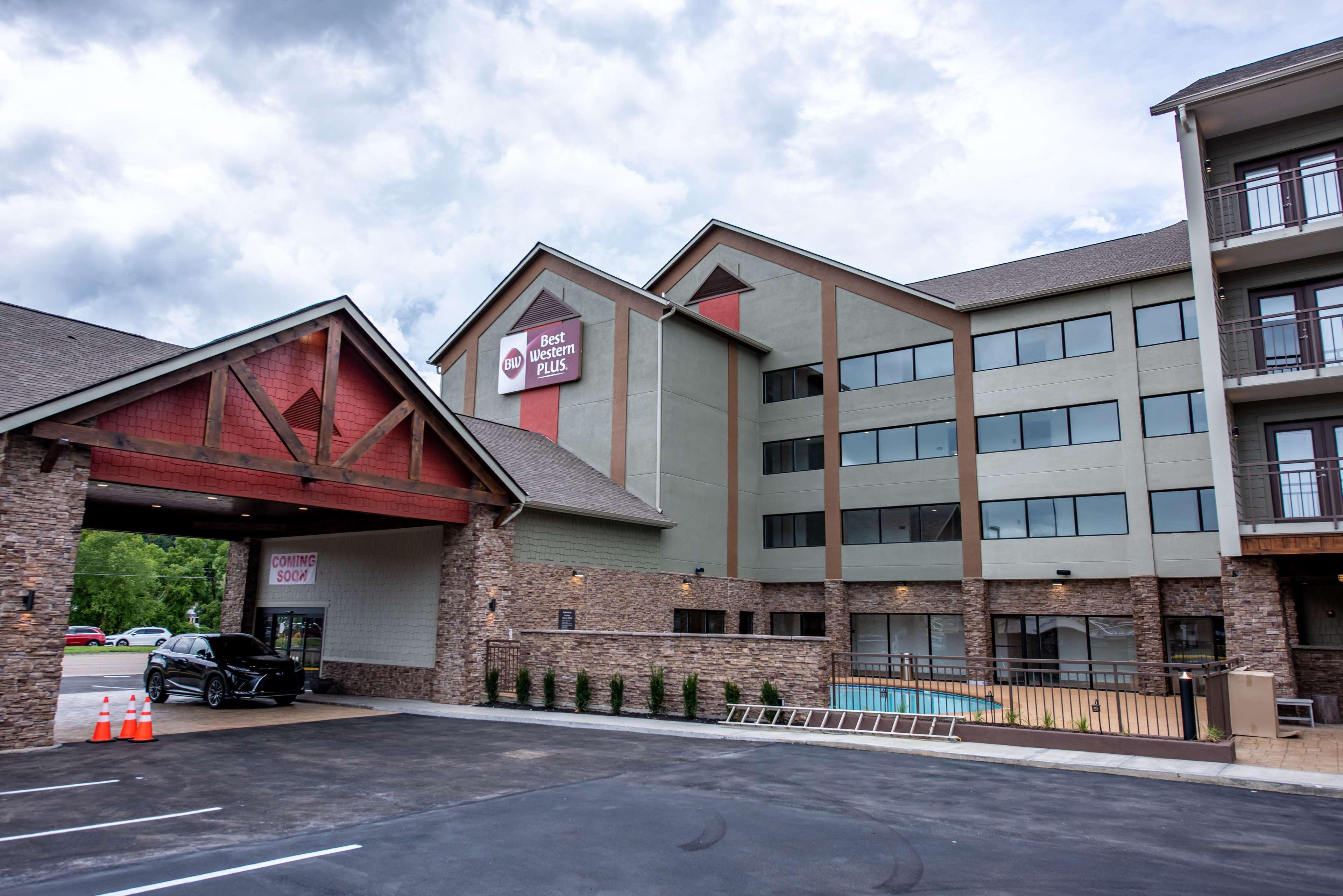 Best Western Plus Apple Valley Lodge Pigeon Forge Exterior photo