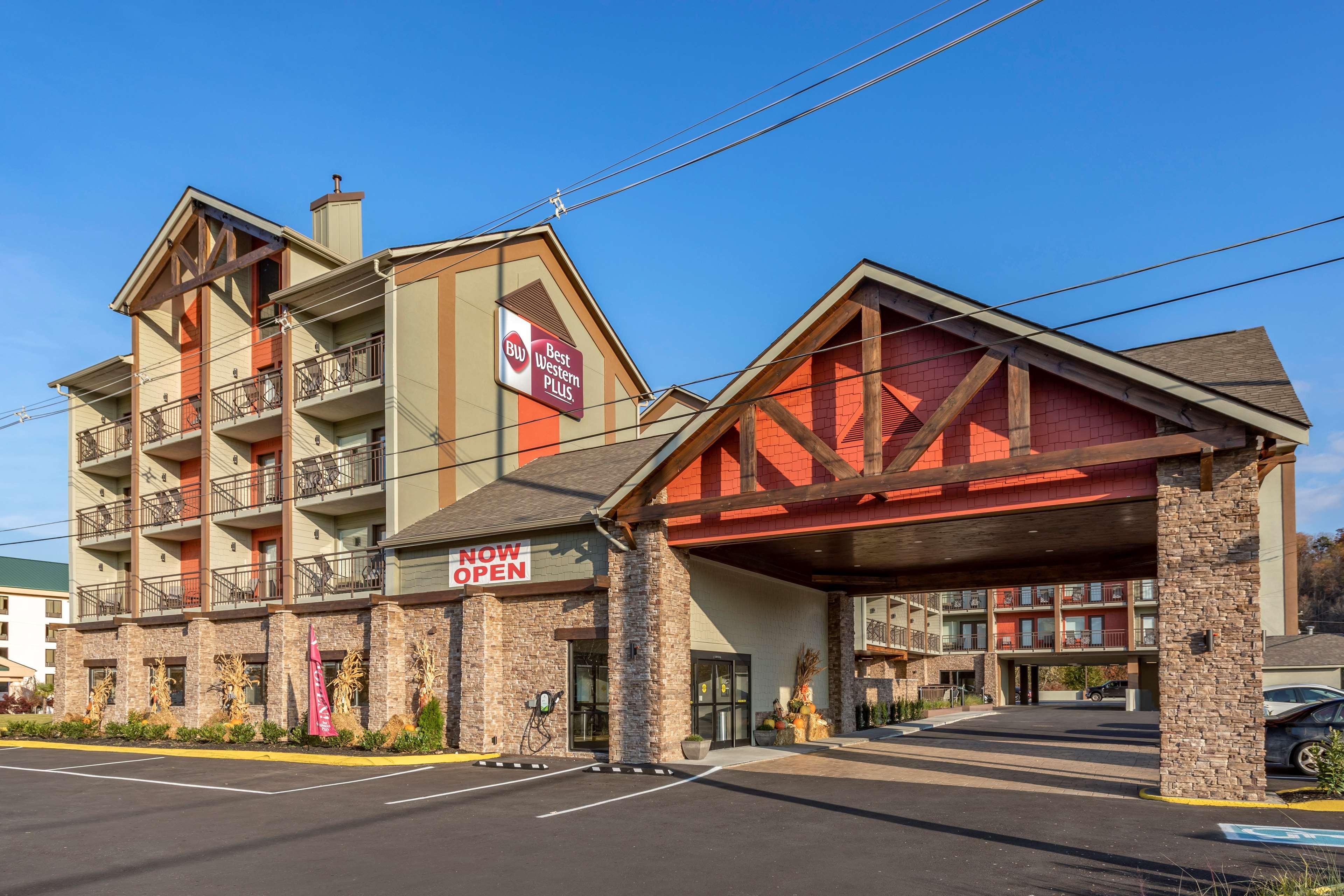 Best Western Plus Apple Valley Lodge Pigeon Forge Exterior photo