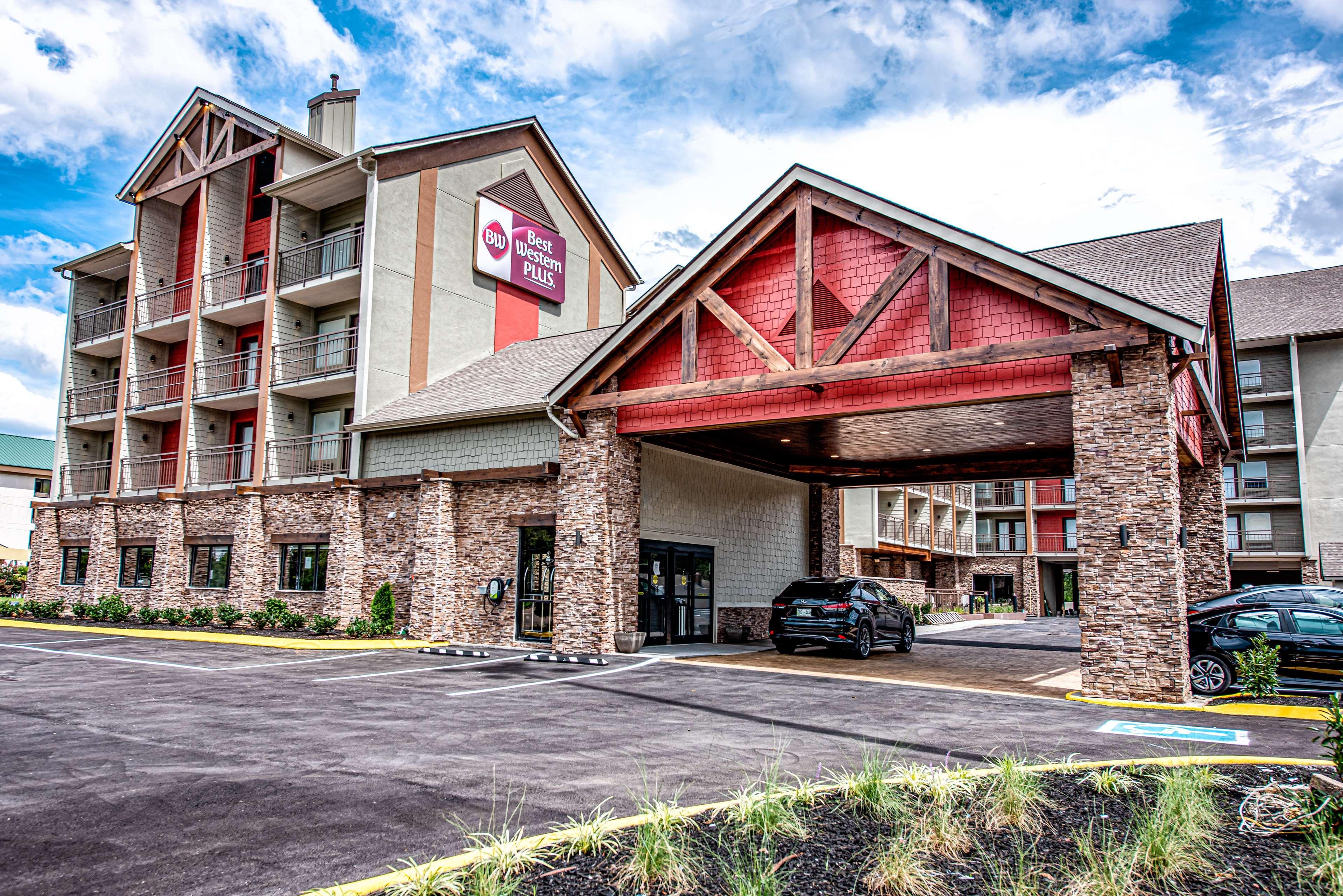 Best Western Plus Apple Valley Lodge Pigeon Forge Exterior photo